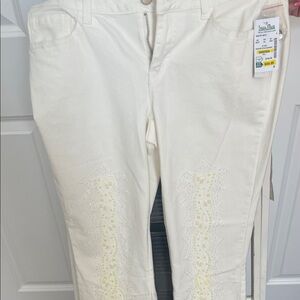 Elegant Cream Embroidered Women's Jeans